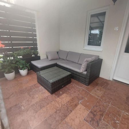Otis Vendeghaz Apartment Сиофок Екстериор снимка