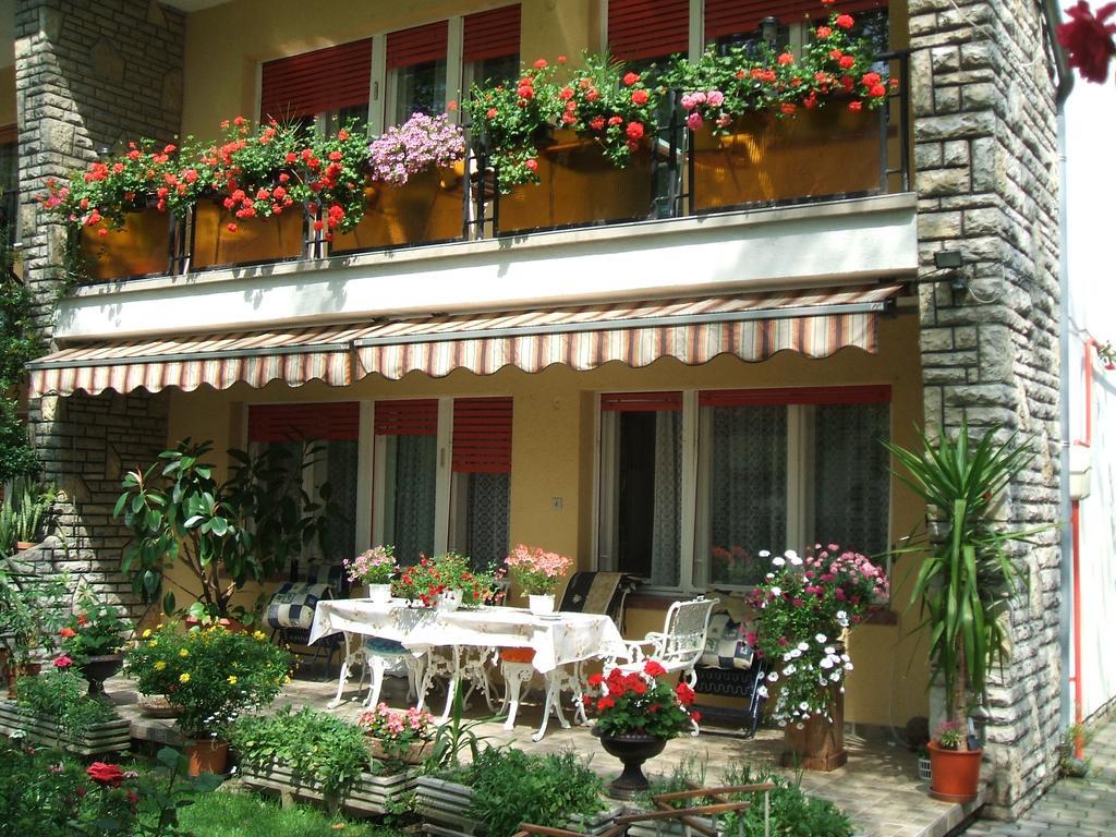 Otis Vendeghaz Apartment Сиофок Екстериор снимка
