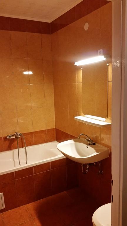 Otis Vendeghaz Apartment Сиофок Екстериор снимка